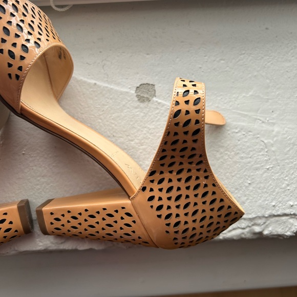 J Crew Patent Block Heel, 7.5 - Picture 5 of 9